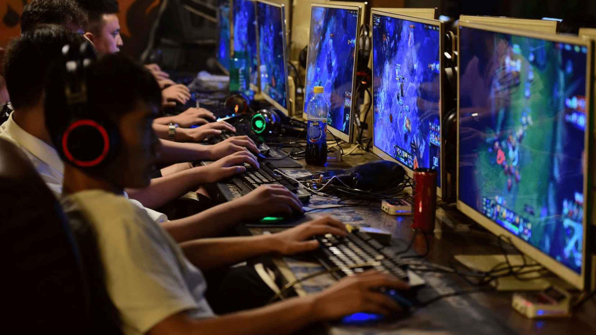 Mobile Card Games Featuring Creative Tactical Systems